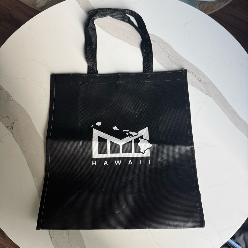 Melin X T&C Hawaii Reusable Tote Bag Limited Edition Black White NWT-14x15x5”